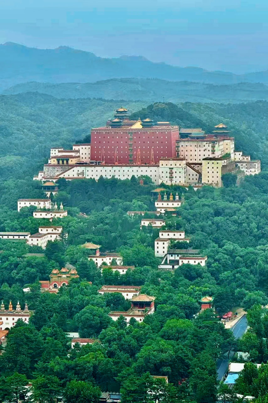 承德避暑山庄及周围寺庙